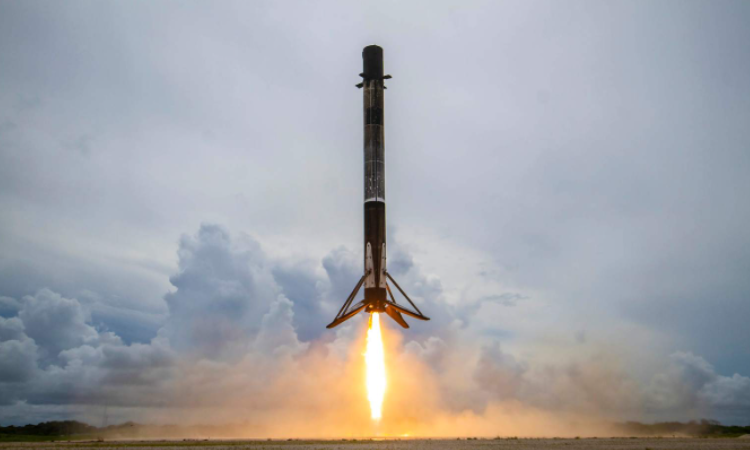 "Foguete Falcon 9 da SpaceX Leva Satélite Espião do NRO em Missão Ultrassecreta"